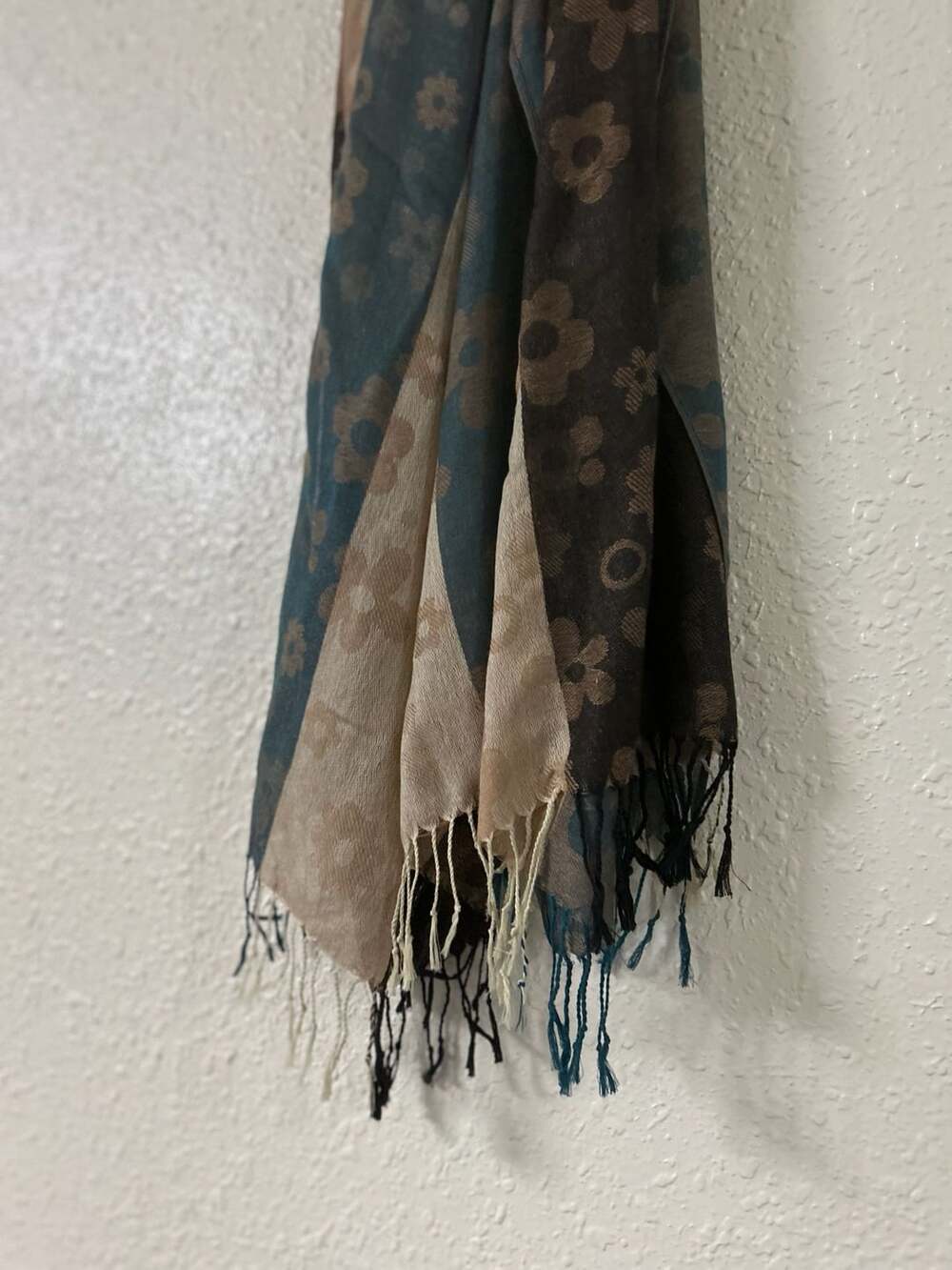 100% Cashmere Multicolor Flower Print Scarf Shawl with Fringe - Picture 2 of 6